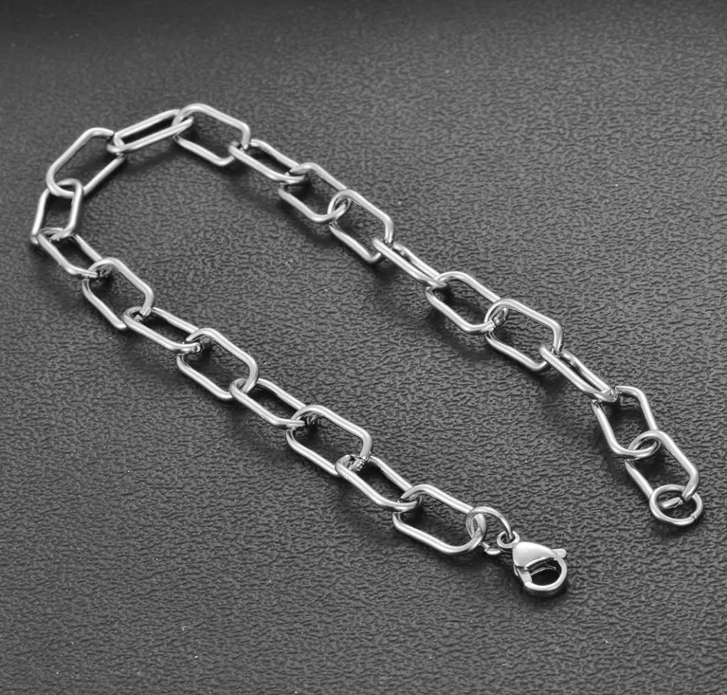 HEAVY METAL Oval Chain Necklace in Silver - HM023